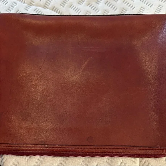 Etienne Aigner Deep Brown Leather Vintage Shoulder Bag Zip Closure Gold Accents - Picture 10 of 12